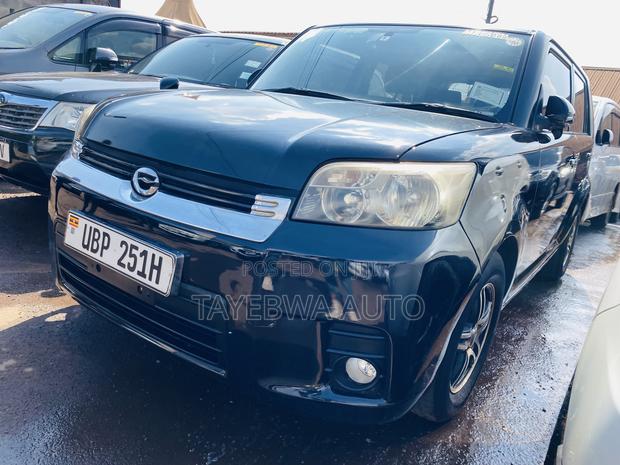 Toyota Corolla Rumion Hatchback 1.5 FWD 2010 Black