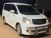 Toyota Noah 2010 White for sale
