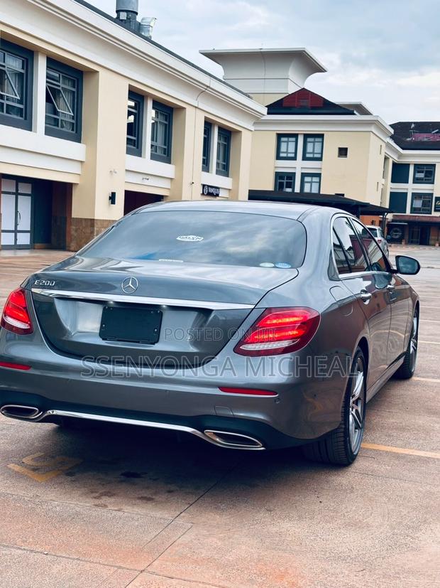 Mercedes-Benz E200 2018 Gray