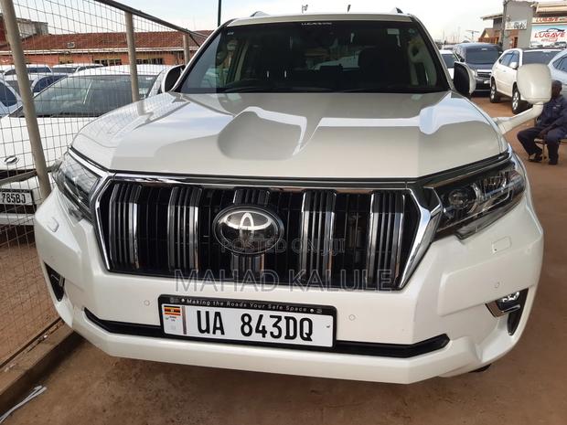 Toyota Land Cruiser 2017 White