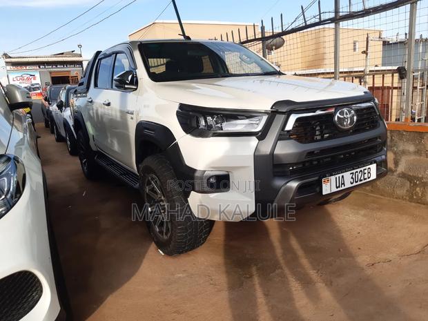 Toyota Hilux 2017 White