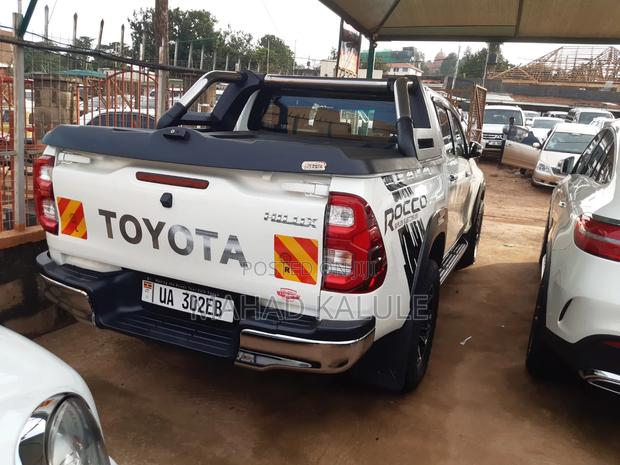 Toyota Hilux 2017 White