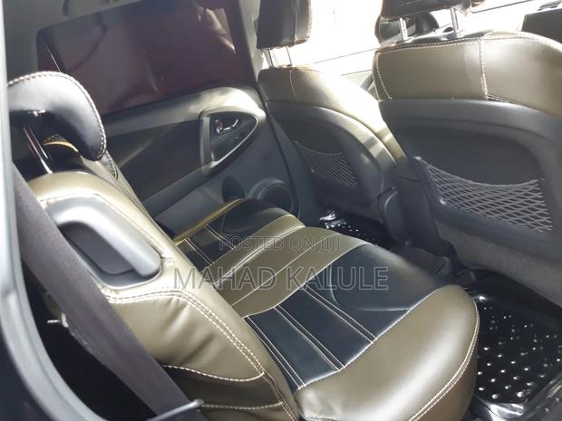 Toyota Vanguard 2010 Black