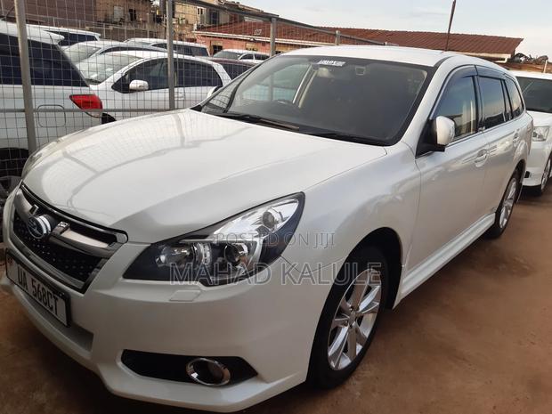 Subaru Outback 2011 White