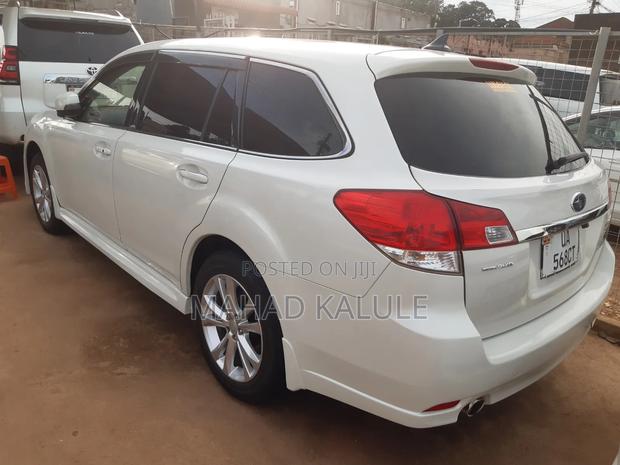 Subaru Outback 2011 White