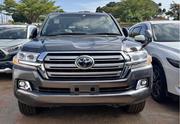 Toyota Land Cruiser 4.6 V8 ZX 2018 Gray for sale