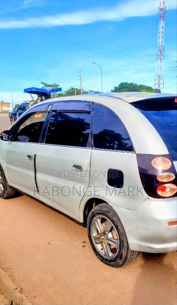 Toyota Nadia 2.0 135hp FWD 2001 Silver