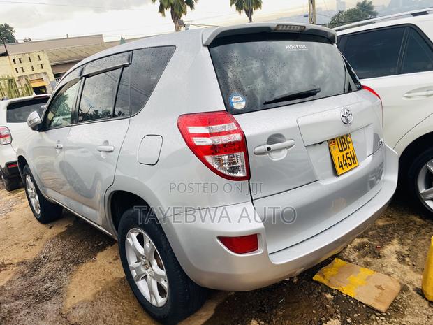 Toyota RAV4 2010