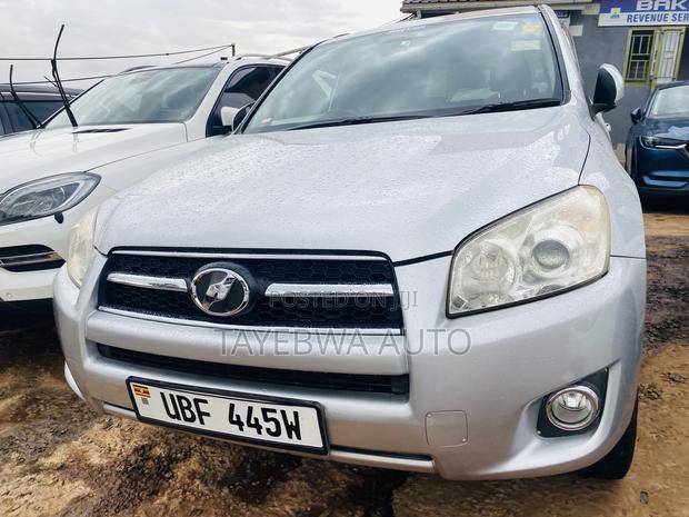 Toyota RAV4 2010