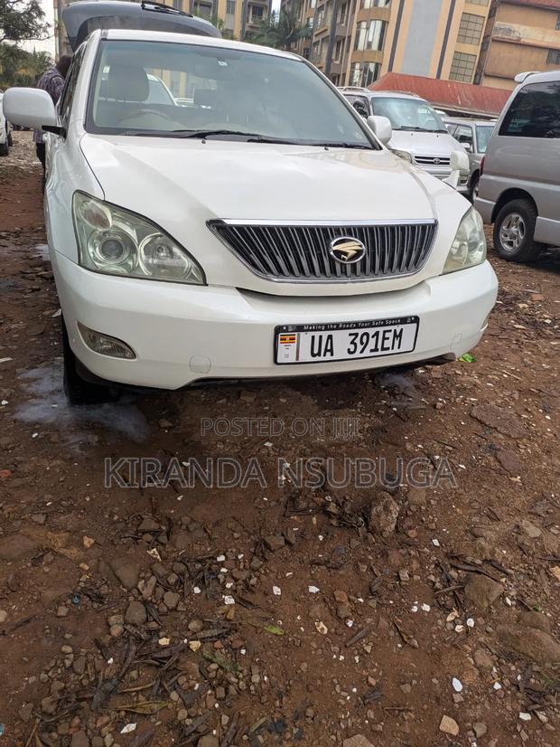 Toyota Harrier 2006 White
