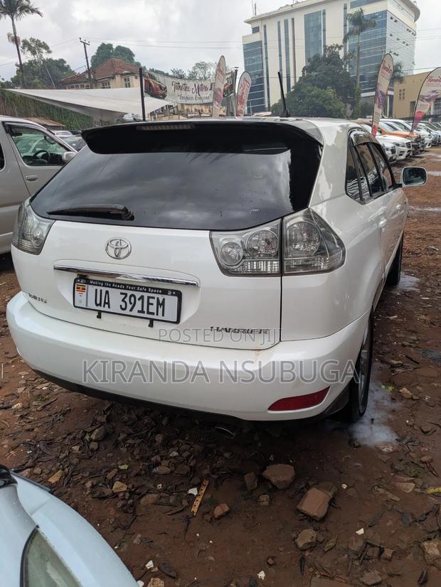 Toyota Harrier 2006 White