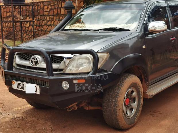 Toyota Hilux 2.5 D-4D SRX 4x4 2006 Gray