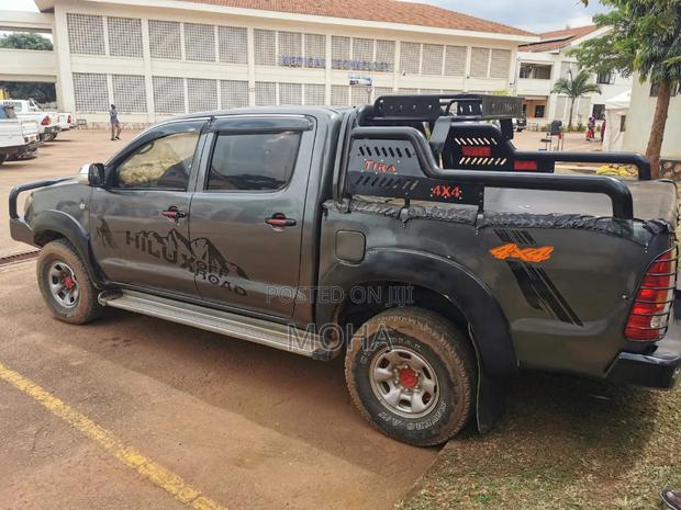 Toyota Hilux 2.5 D-4D SRX 4x4 2006 Gray