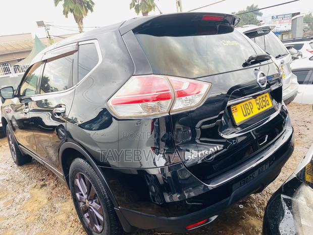 Nissan X-Trail 2012 Black