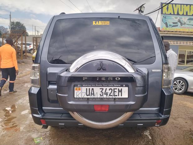 Mitsubishi Pajero 2007 Gray