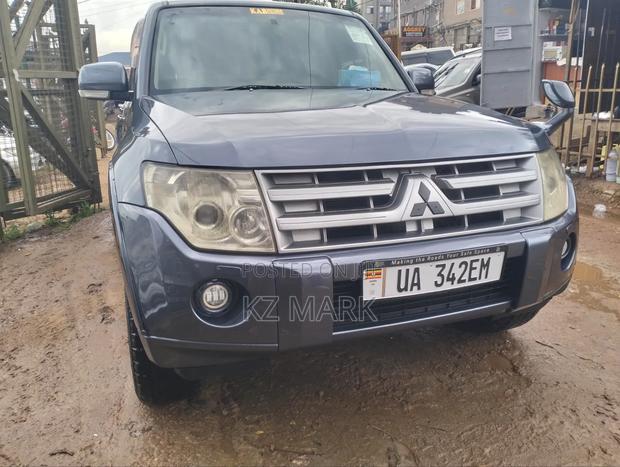 Mitsubishi Pajero 2007 Gray