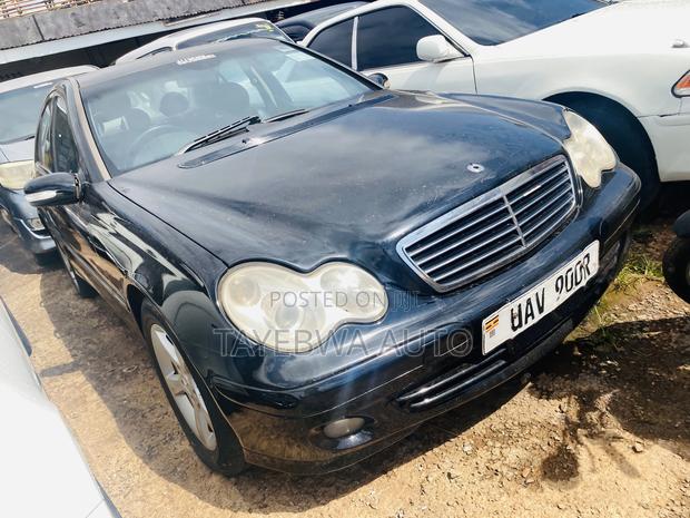 Mercedes-Benz C200 2002 Black