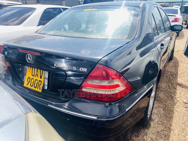 Mercedes-Benz C200 2002 Black
