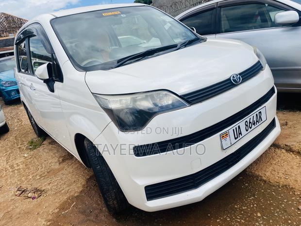 Toyota Spade 2012 White