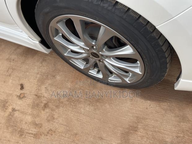 Subaru Legacy 2010 White