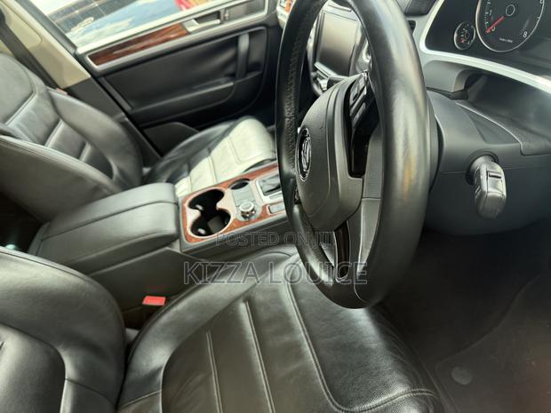 Volkswagen Touareg 2016 Black