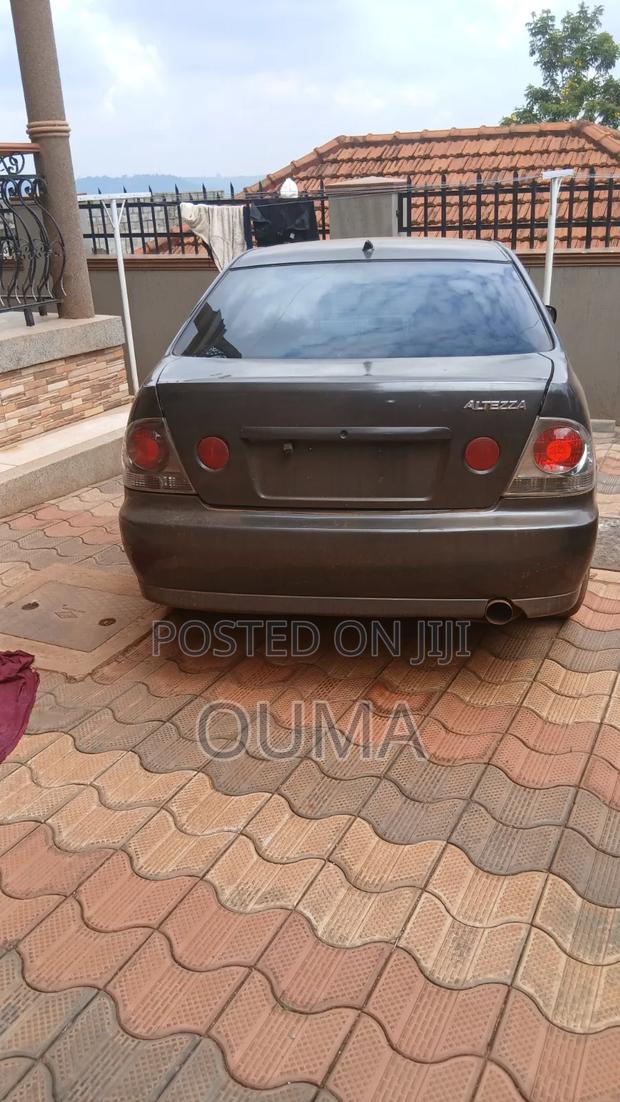 Toyota Altezza 2000 Black