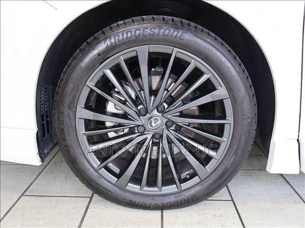 Lexus RX 450h+ Luxury AWD 2024 White