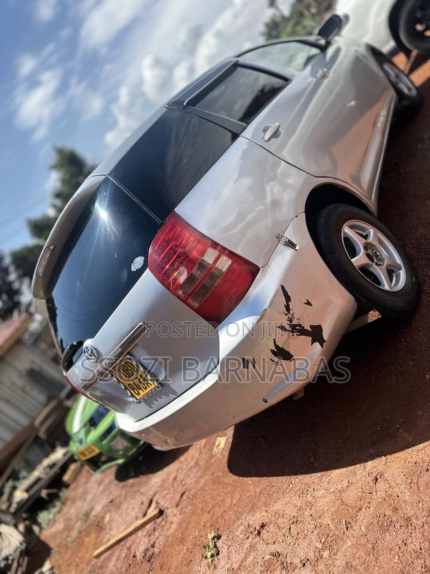 Toyota Wish 2006 Silver