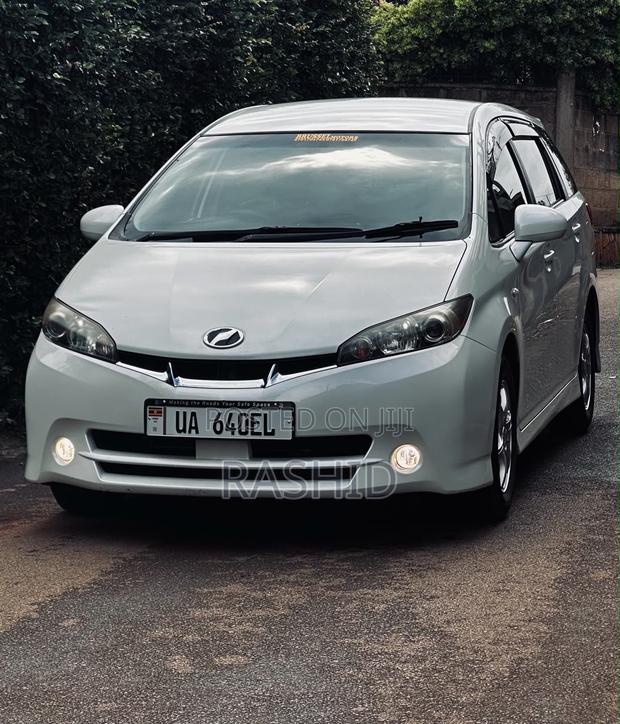 Toyota Wish 2012 White