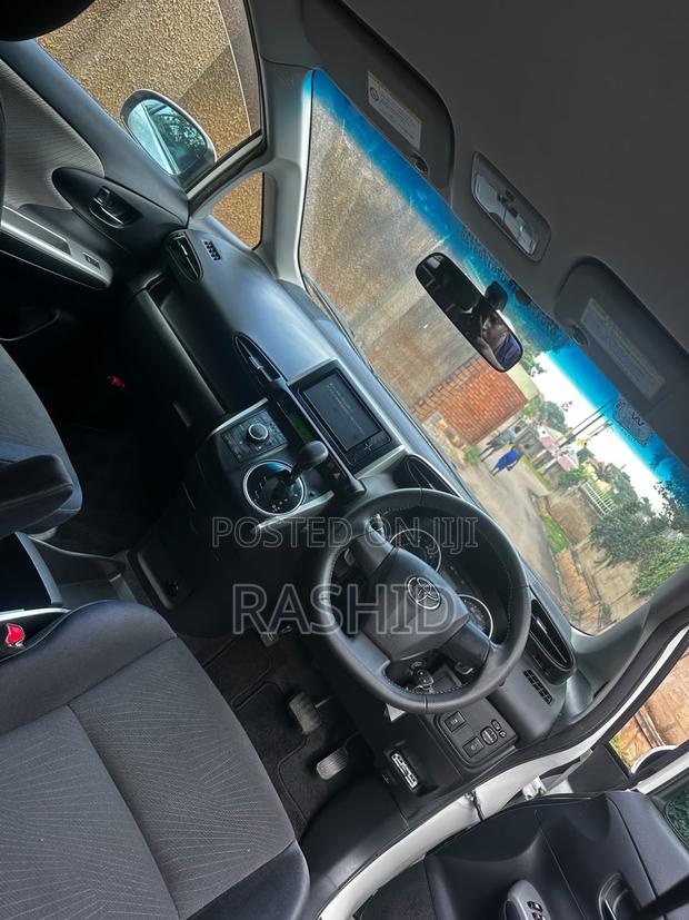 Toyota Wish 2012 White