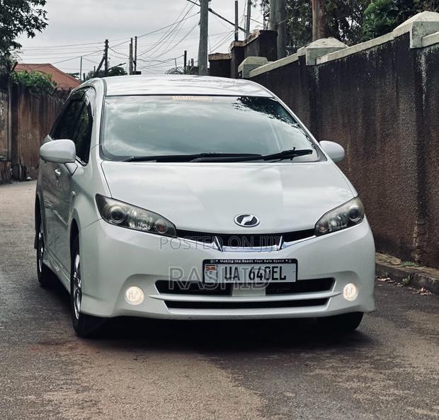 Toyota Wish 2012 White