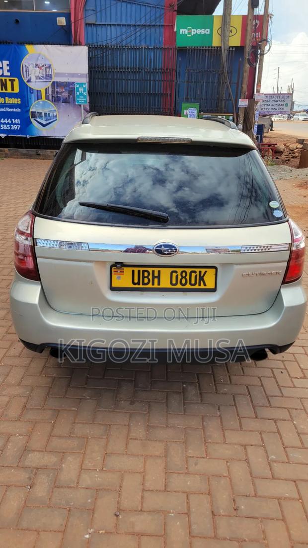 Subaru Outback 2.5 2006 Beige