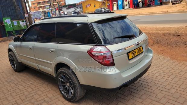 Subaru Outback 2.5 2006 Beige