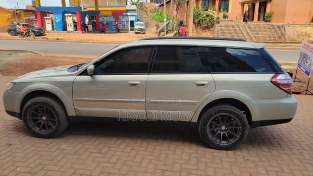 Subaru Outback 2.5 2006 Beige
