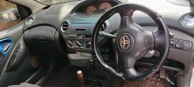 Toyota Vitz 1.5 FWD 5dr 2012 Silver