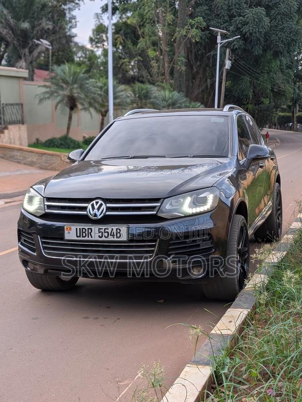 Volkswagen Touareg 2012 Black