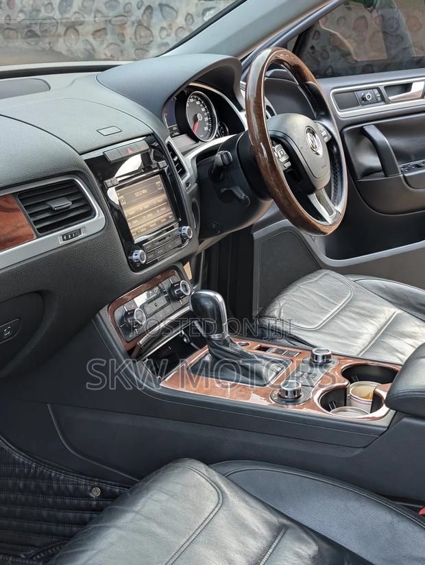 Volkswagen Touareg 2012 Black