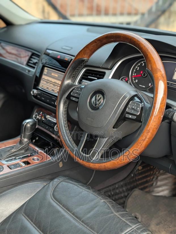 Volkswagen Touareg 2012 Black