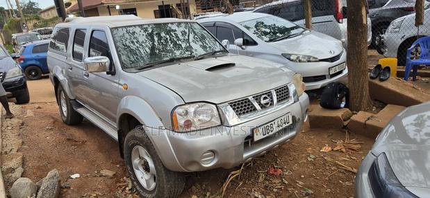 Nissan Navara 2002 Silver