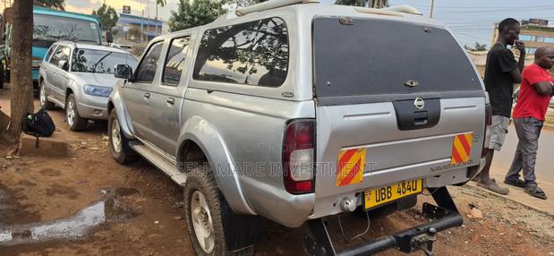 Nissan Navara 2002 Silver