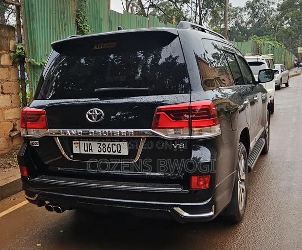 Toyota Land Cruiser 4.6 V8 ZX 2016 Black