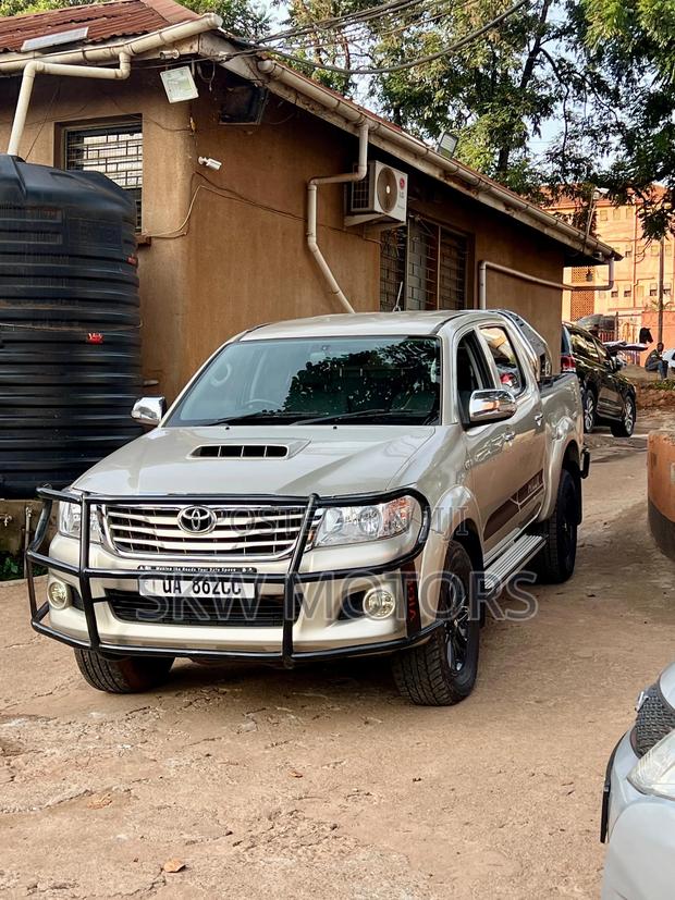 Toyota Hilux 2009 Silver