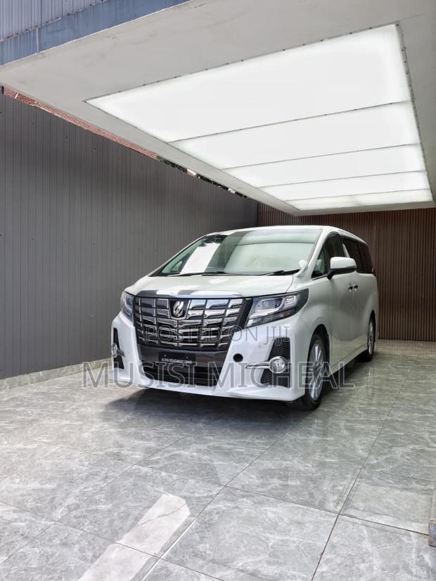 Toyota Alphard 2.5 Petrol AWD 2018 White