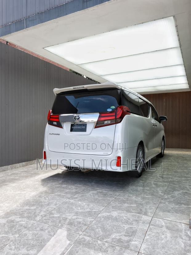 Toyota Alphard 2.5 Petrol AWD 2018 White
