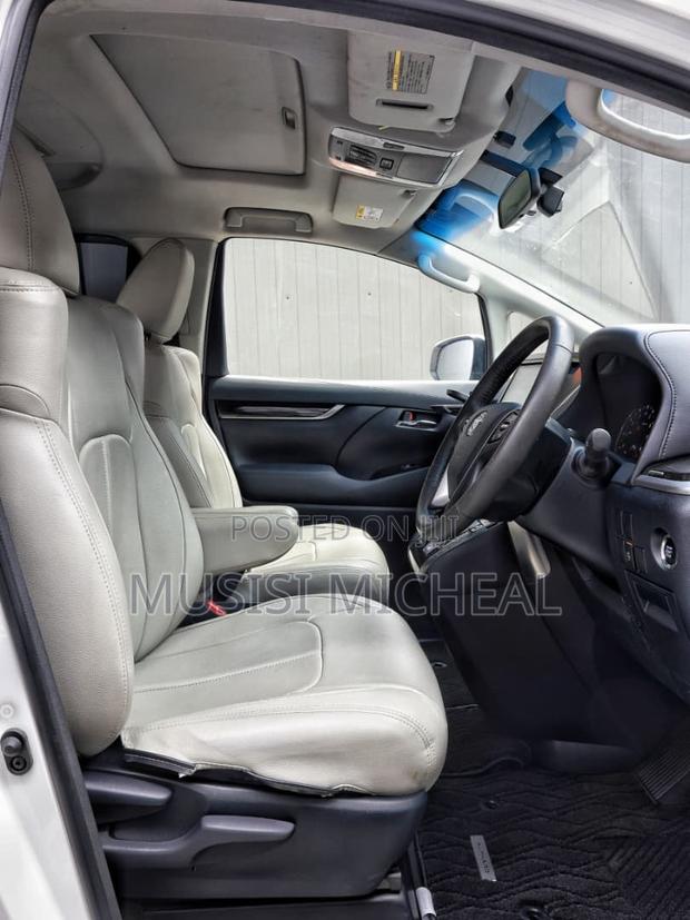 Toyota Alphard 2.5 Petrol AWD 2018 White