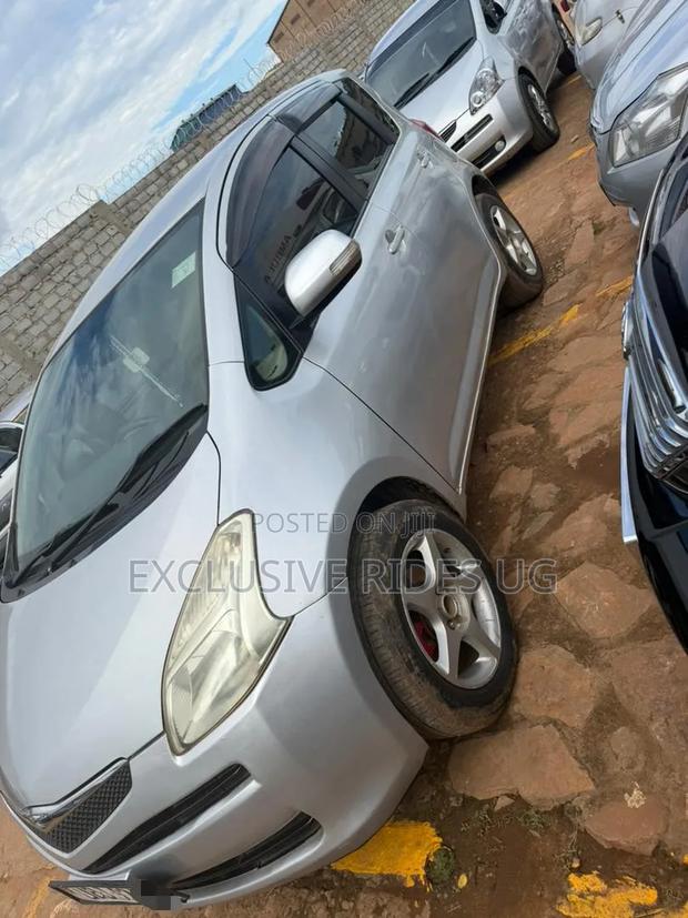 Toyota Ractis 1.5 AWD 2007 Silver