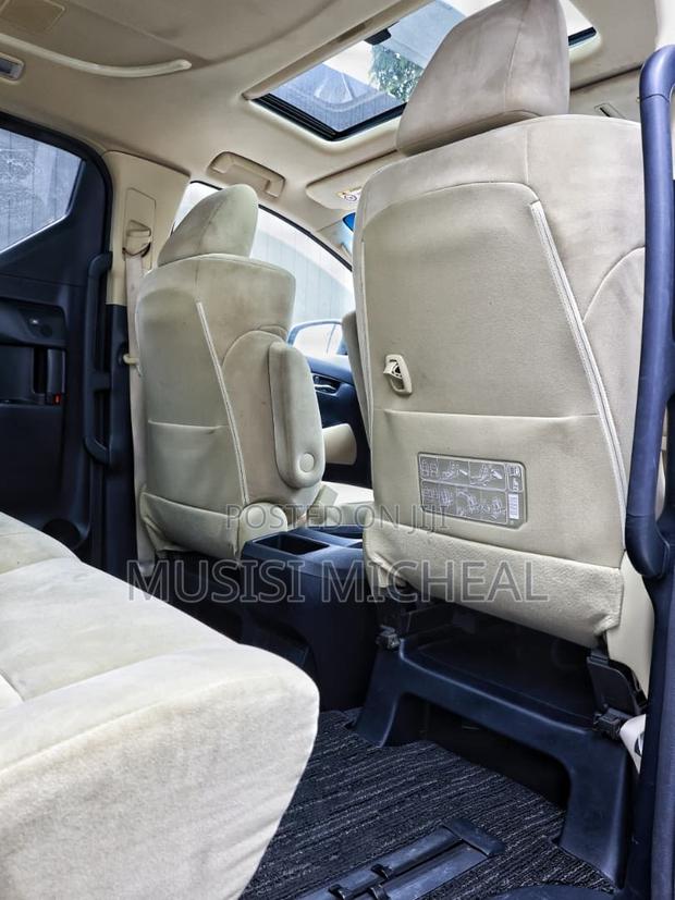 Toyota Alphard 2.5 Petrol AWD 2018 Silver