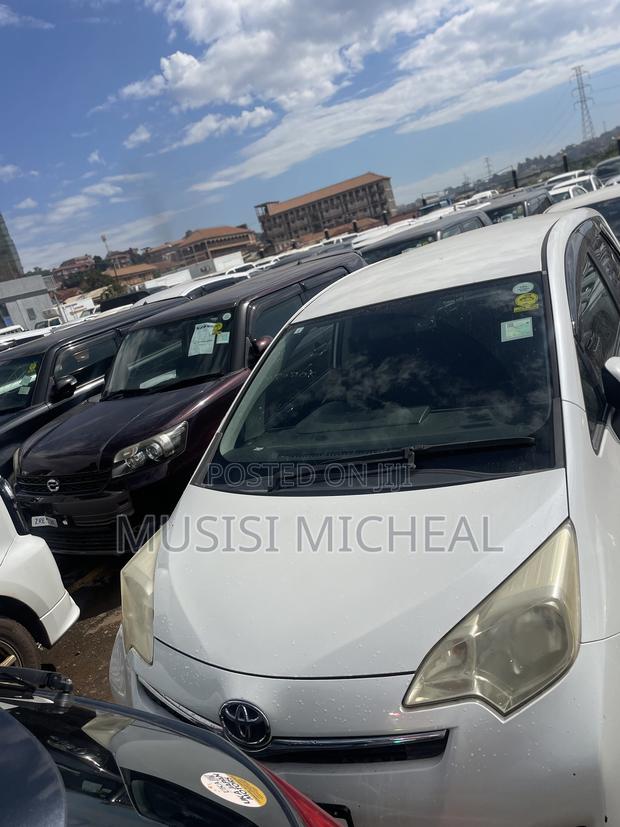 Toyota Ractis 1.5 FWD 2012 White