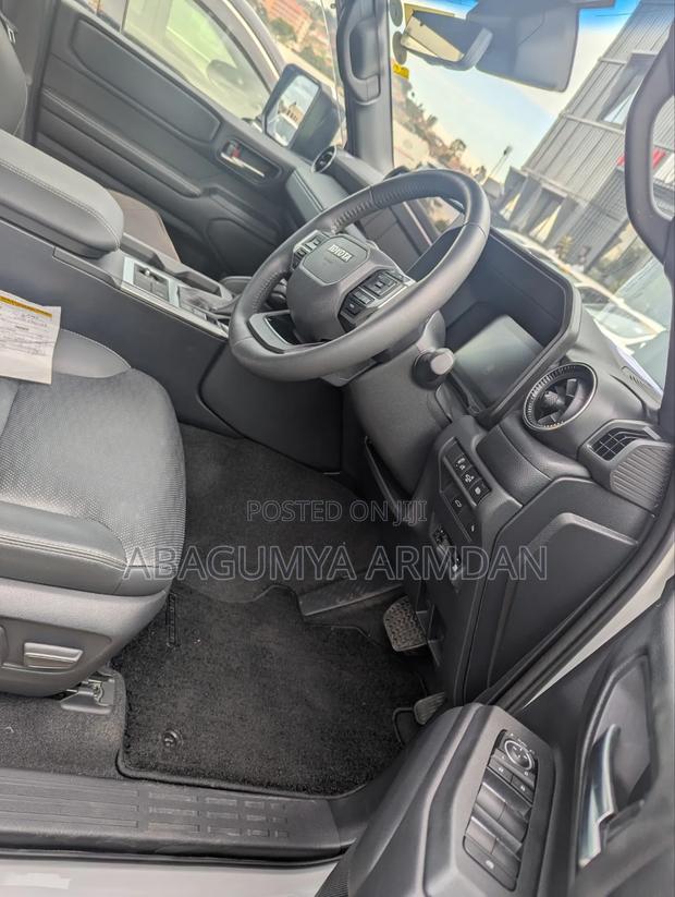 Toyota Land Cruiser Prado 2.7 2024 White