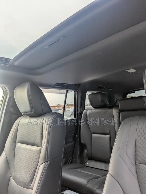 Toyota Land Cruiser Prado 2.7 2024 White